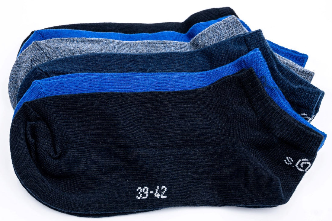 buxandsox.shop - 6 Paar blaue Sneakersocken in Geschenkbox