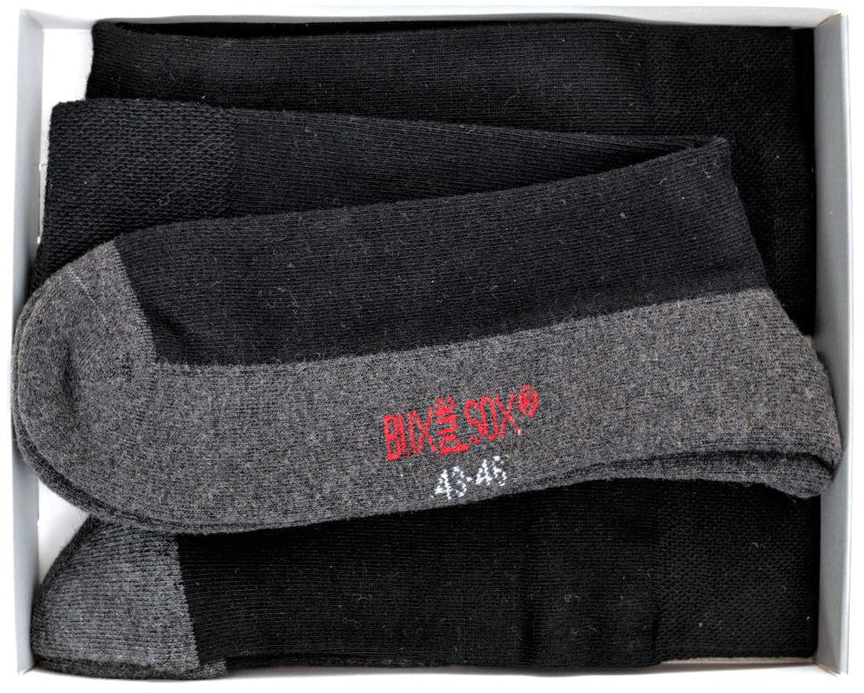 BUXandSOX Schwarze Socken mit warmer Kuschelsohle